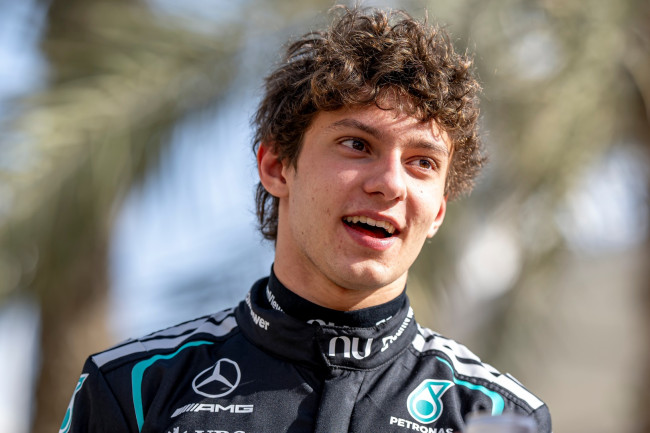 Antonelli cieszy się z Hamiltona, ale po pierwszym pustym wyścigu Formuły 1 w 2026 roku czuje się 
