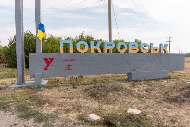 Rosja twierdzi, że coraz ściślej okrąża siły ukraińskie w Pokrowsku i Kupiańsku