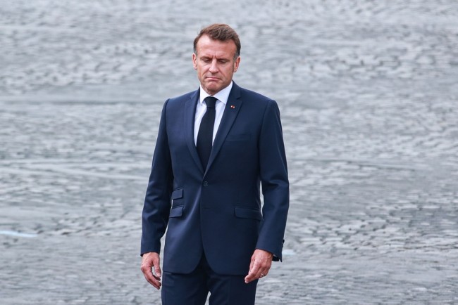 Macron stoi przed wyzwaniem wyboru nowego premiera Francji