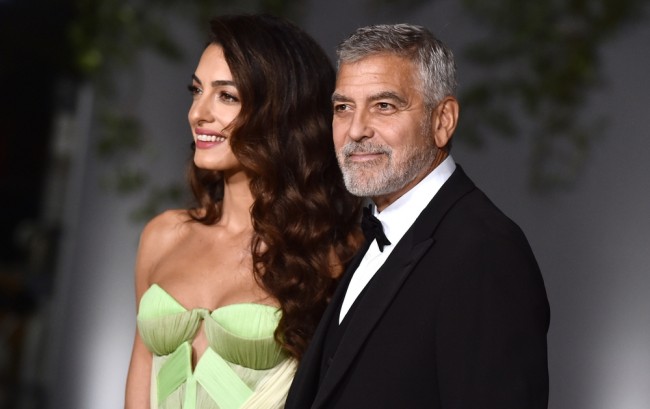 George Clooney i jego rodzina otrzymali obywatelstwo francuskie: Co to mówi o USA?