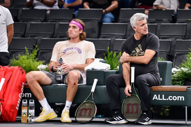 Stéfanos Tsitsipás godzi się z ojcem, ale cierpi z powodu przedwczesnego wyjazdu z Kanady