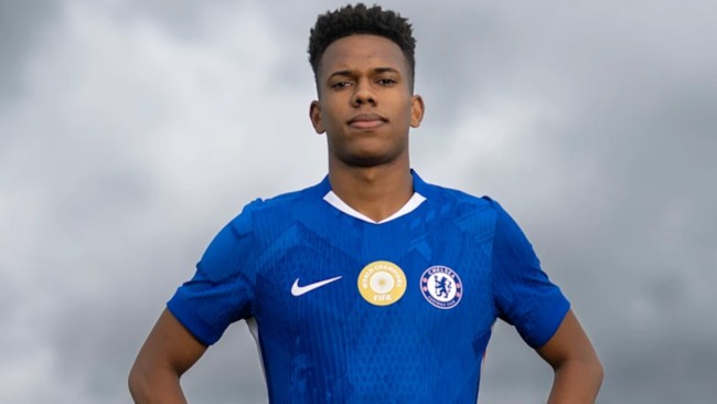 Gol Estêvão w ostatniej minucie dla Chelsea sprawia, że Liverpool traci koronę