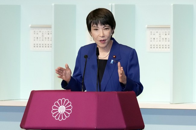 Premier Japonii wzywa ludzi do szukania wyższych terenów po trzęsieniu ziemi u wybrzeży kraju