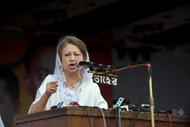 Khaleda Zia, pierwsza kobieta na stanowisku premiera Bangladeszu, zmarła w wieku 80 lat