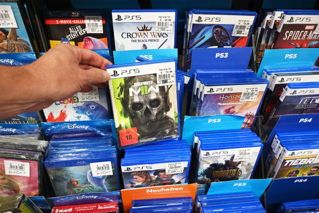 Firmy produkujące gry wyrażają swoje "rozczarowane" opinie po wiadomościach o wycofaniu nośników fizycznych PlayStation