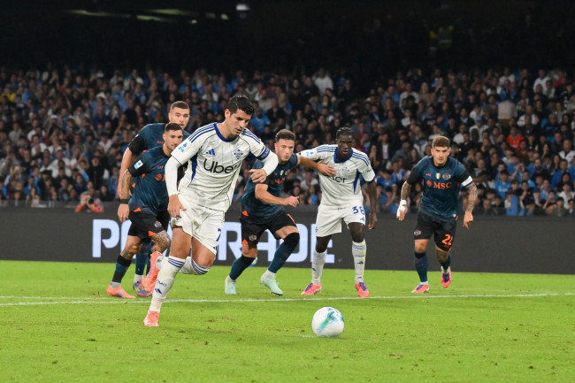 Menedżer Como, Cesc Fábregas, publicznie gani Álvaro Moratę po czerwonej kartce: 