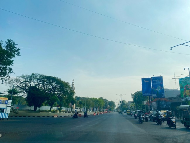 W wyniku zawalenia się szkoły w Indonezji zginęło co najmniej 50 osób