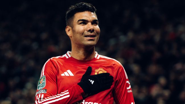 Manchester United wraca do formy, wygrywając 5-2 w pierwszym meczu Van Nistelrooya