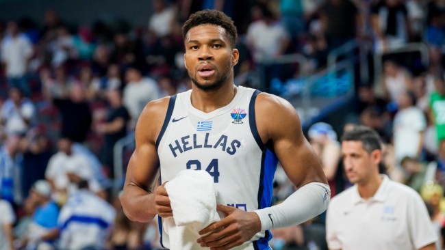 Ikona Milwaukee, Giannis Antetokounmpo, został wymieniony do Miami Heat po 13 latach