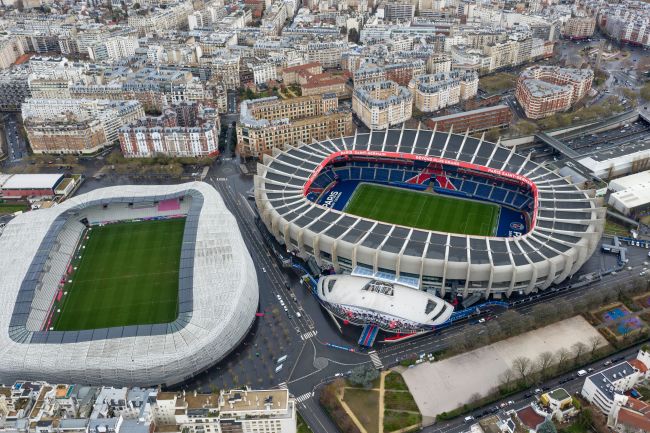 Rok 2026 rozpocznie się podwójnym spotkaniem derbów paryskich pomiędzy PSG a Paris FC
