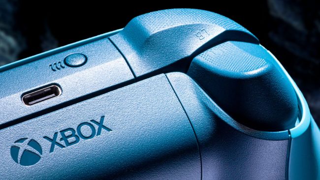 Czy konsola Microsoftu powinna być zapisywana jako Xbox czy XBOX?