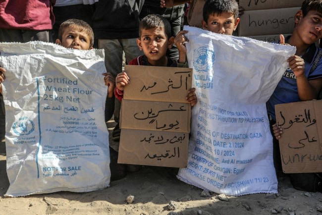 Izrael oskarżony o wydanie 42,8 miliona euro na reklamy w Google, aby zapobiec klęsce głodu w Strefie Gazy