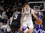 Cooper Flagg został najmłodszym zawodnikiem NBA, kt&oacute;ry zdobył +40, ale Dallas Mavericks wciąż przeklinali