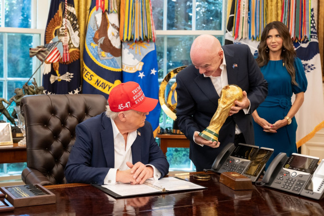 Donald Trump chce, aby prezydent FIFA Gianni Infantino został następnym sekretarzem generalnym ONZ