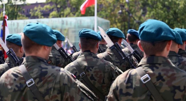 Szkolenie wojskowe dla 400 000 w 2026 roku: Polska rozpoczyna 