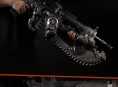 Xbox sprzedaje replikę Lancera od Gears of War w skali 1:1