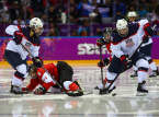 Kapitan drużyny hokejowej USA Hilary Knight określa żart Trumpa jako niesmaczny i broni męskiej drużyny