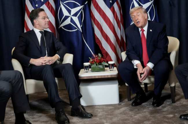 Trump gani NATO za Iran podczas spotkania z Rutte