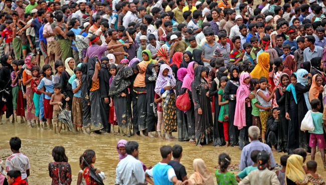 Organizacja Narodów Zjednoczonych zmniejsza racje żywnościowe dla uchodźców Rohingya w związku z niedoborem funduszy