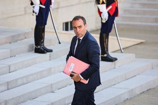 Lecornu ledwo przetrwał głosowanie nad wotum nieufności