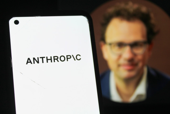 Anthropic odmawia żądania Pensagonu o zniesienie zabezpieczeń AI