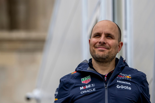 Inżynier wyścigowy Maxa Verstappena i jego bliski przyjaciel, Gianpiero Lambiase, opuszcza Red Bulla, by dołączyć do McLarena