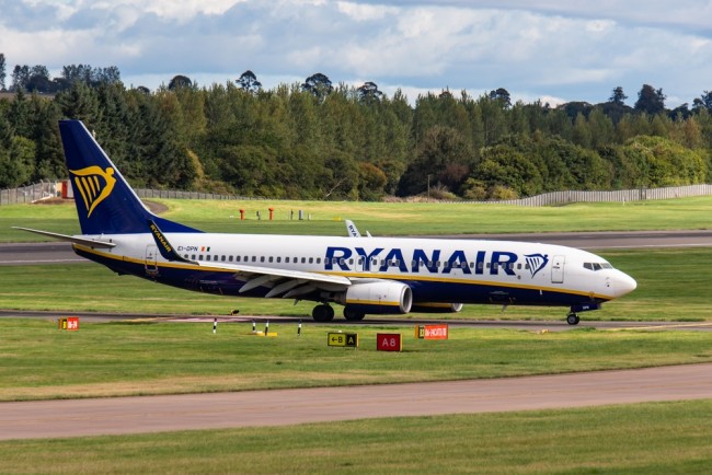 Lotnisko w Edynburgu: Loty wznowione po zawieszeniu działalności przez IT