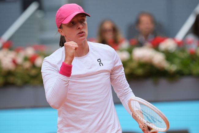 "Tenis kobiet stoi samodzielnie": Światek krytykuje "Bitwę płci" Sabalenki.