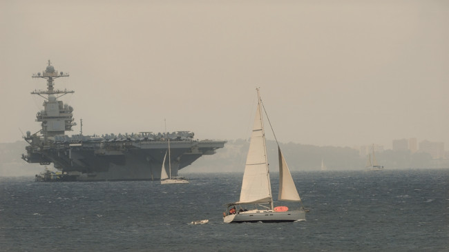 Amerykański lotniskowiec USS Gerald R. Ford zostaje pożarem na pokładzie podczas 18. dnia wojny z Iranem