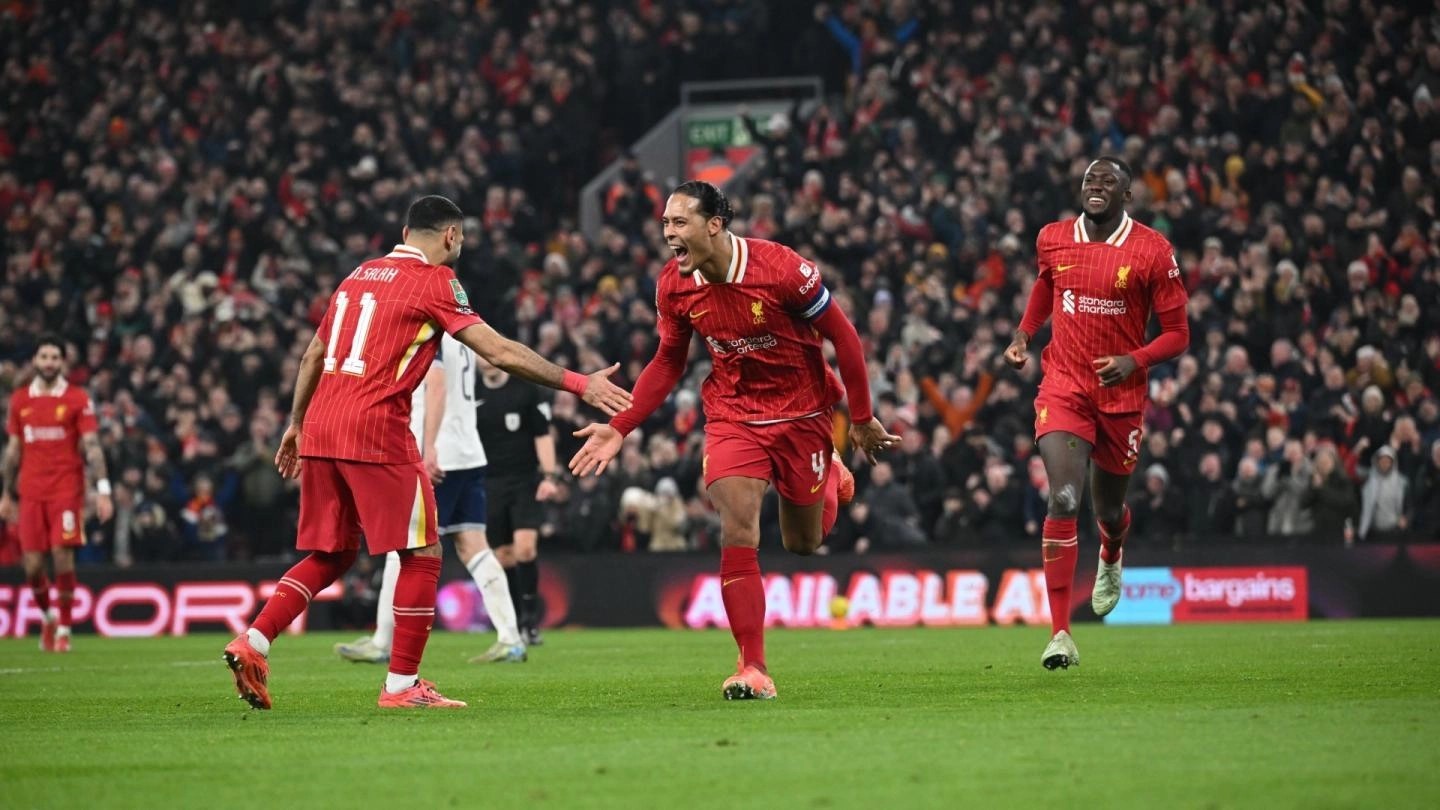 Liverpool dociera do pierwszego finału w erze Arne Slota po tym, jak przyćmił Spurs
