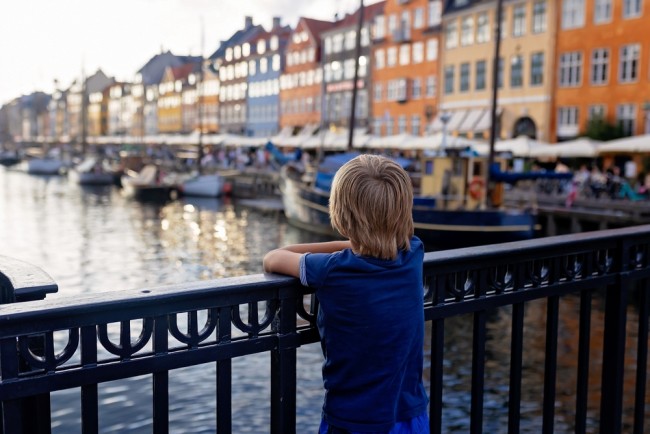 Dania planuje zakaz korzystania z mediów społecznościowych dla osób poniżej 15 roku życia