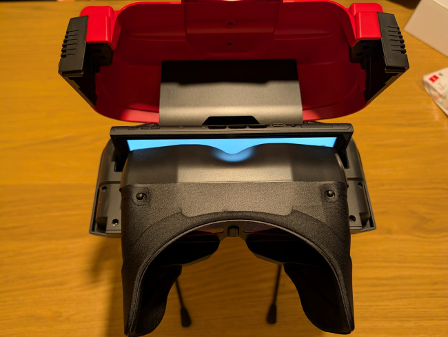 Rozpakowanie i porównanie: Tak wygląda Virtual Boy na Switcha