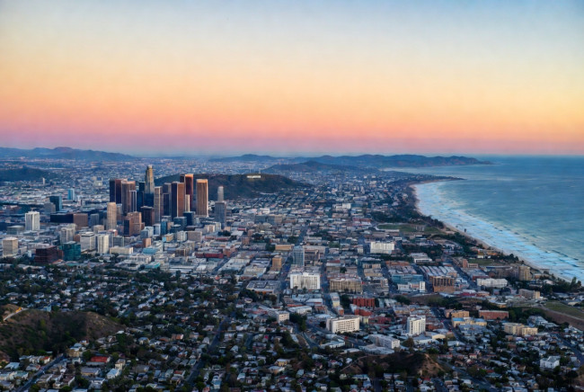Los Angeles instaluje bariery na odpady w swoich rzekach, aby chronić ocean