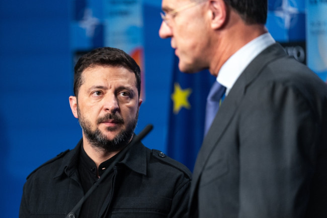 Mark Rutte ostrzega, że Ukraina czeka najcięższą zimę od lat, gdy Rosja osłabia dostawy energii