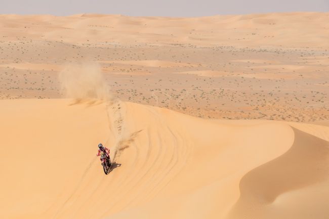 Początek Rajdu Dakar: dwa tygodnie intensywnego wyścigu pod słońcem Arabii Saudyjskiej