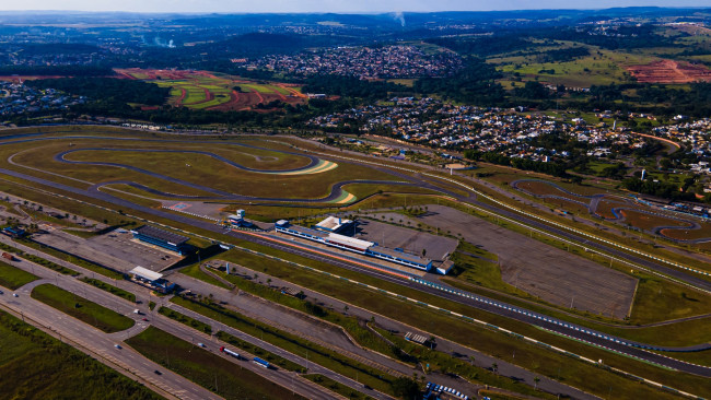 Intensywne opady deszczu i ryzyko powodzi zagrażają brazylijskiemu MotoGP w ten weekend