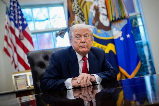 Trump odbiera medal pokojowej Nobla od Machado