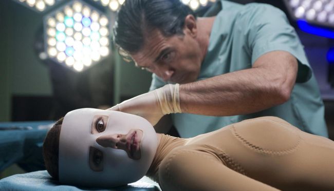 Najlepsze filmy Pedro Almodóvara: Pięć filmów, które każdy fan kina powinien obejrzeć