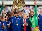 Donald Trump bombarduje zdjęcie zwycięstwa Chelsea, a internet reaguje