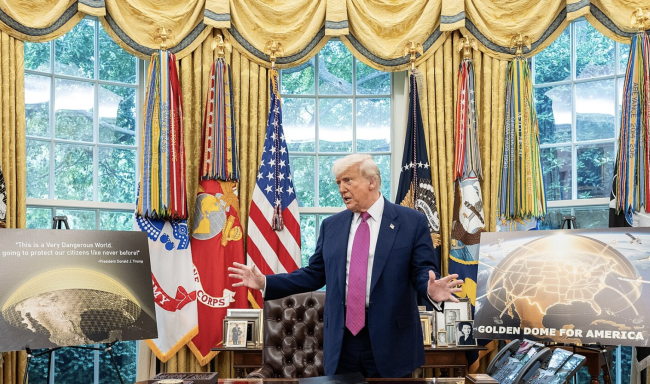 Złota kopuła Trumpa: Po roku marzenia o rakietach spotykają się z rzeczywistością