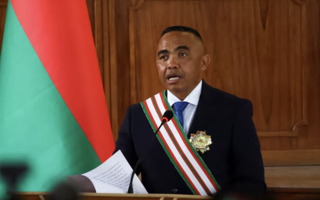 Prezydent Madagaskaru Randrianirina odwołuje swojego premiera i cały gabinet