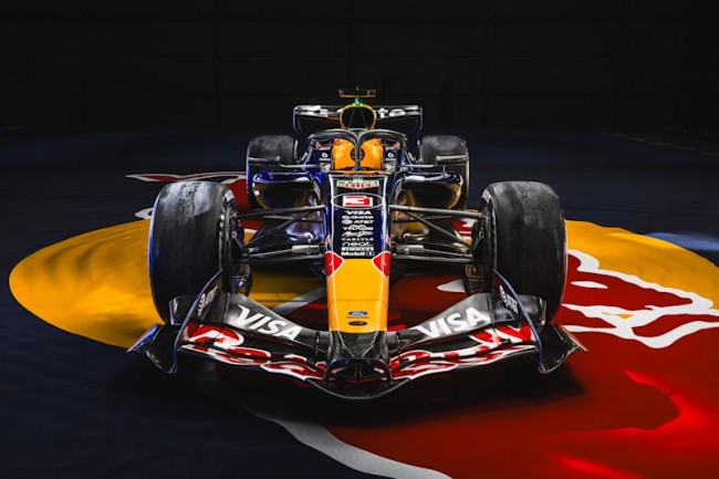 Red Bull robi coś niewyobrażalnego i prezentuje swój samochód F1 na rok 2026 z nowym malowaniem