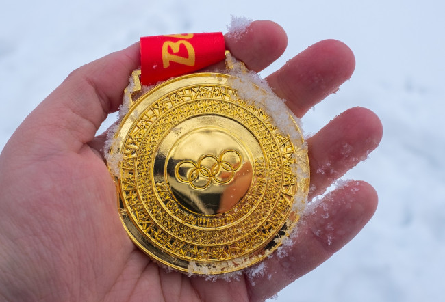 Zimowe Igrzyska Olimpijskie badają przypadek złamania medali w Mediolanie-Cortina