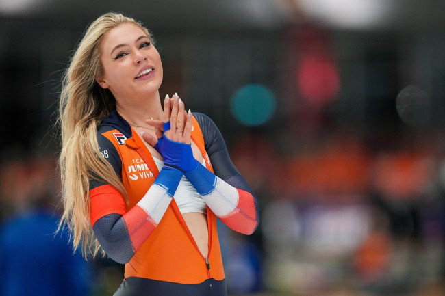 Jutta Leerdam bije nowy rekord olimpijski w biegu na 1000 m kobiet, Holandia zdobywa dwa medale
