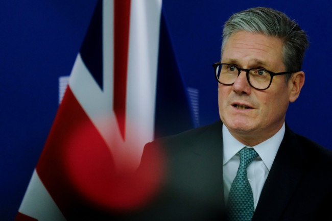 Starmer przysięga walczyć dalej po telefonach rezygnacji: "Nie jestem gotów odejść"