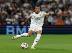 Kylian Mbapp&eacute;, podobno rozczarowany personelem medycznym Realu Madryt, może być potrzebny operacji kolana