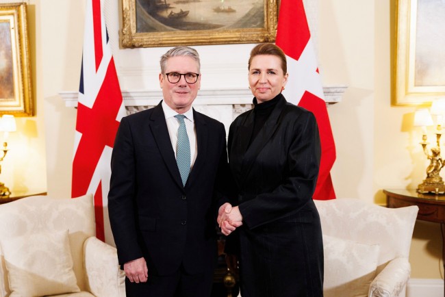 Starmer wspiera Mette Frederiksen po tym, jak Trump ponownie grozi Grenlandią: "Stoję po jej stronie"