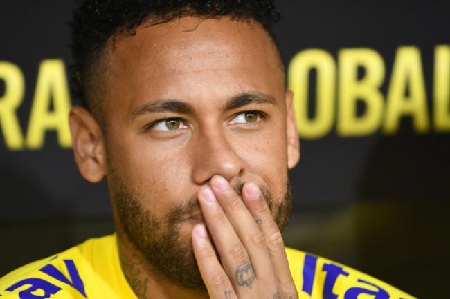 Neymar doznał kontuzji łydki i będzie nieobecny przez 2-3 tygodnie, może zostać usunięty z kadry na Mistrzostwa Świata