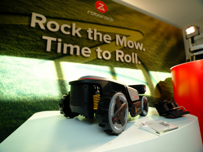 Wybraliśmy się w podróż do Niemiec, aby zobaczyć nową linię kosiarek Roborock