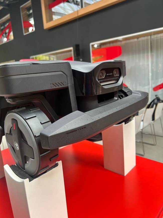 Wybraliśmy się w podróż do Niemiec, aby zobaczyć nową linię kosiarek Roborock